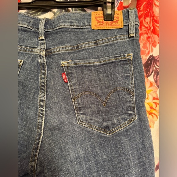 Levi's Mid Rise 311 Shaping Skinny Denim Jeans - Picture 5 of 8